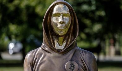 Bitcoin’in sır dolu sahibinin hesabına gizemli havale