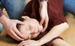 Stres, gürültü, fazla ışık tetikleyici olabilir: Epilepsi nöbetine bu yaşlarda dikkat!