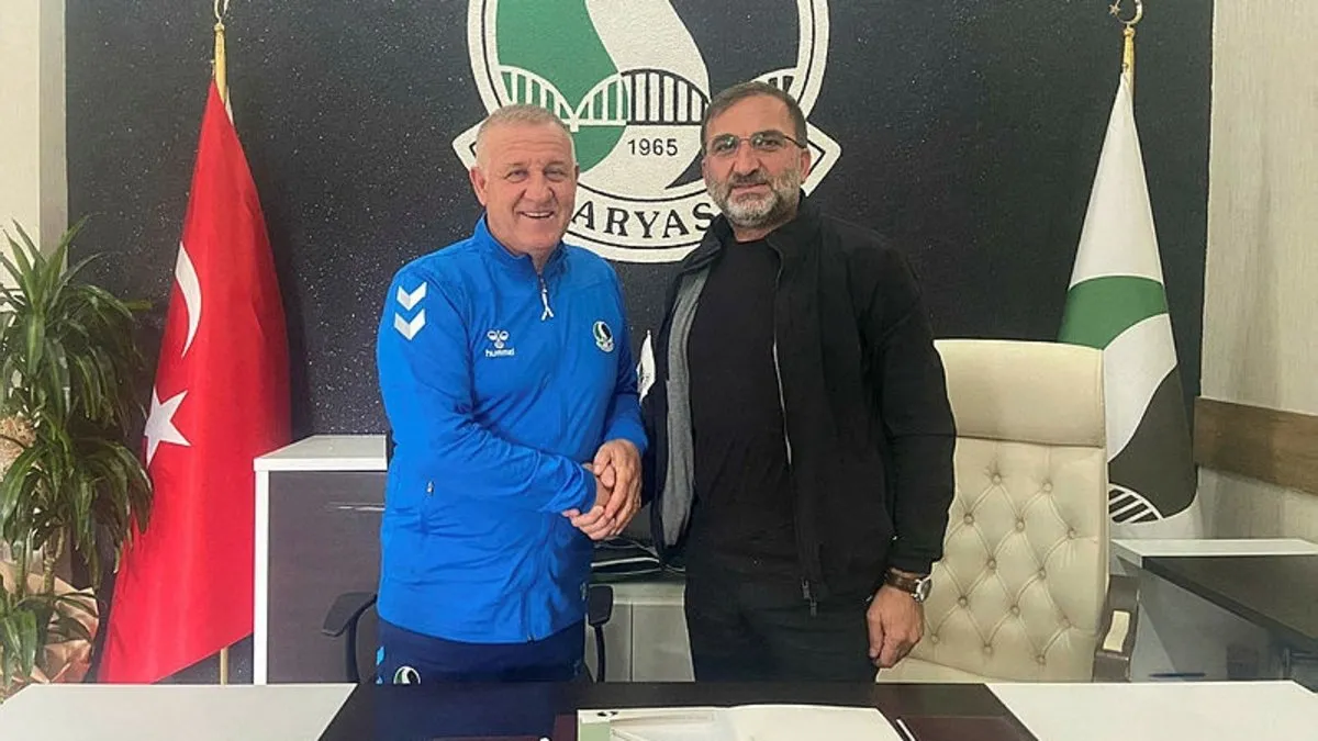 Sakaryaspor’un yeni teknik direktörü Mesut Bakkal: Pısırık futbol bize yakışmaz