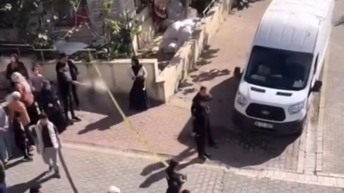 SON DAKİKA! Esenyurt’ta feci olay: Minibüsün çarptığı çocuk öldü, sürücü canına kıydı!