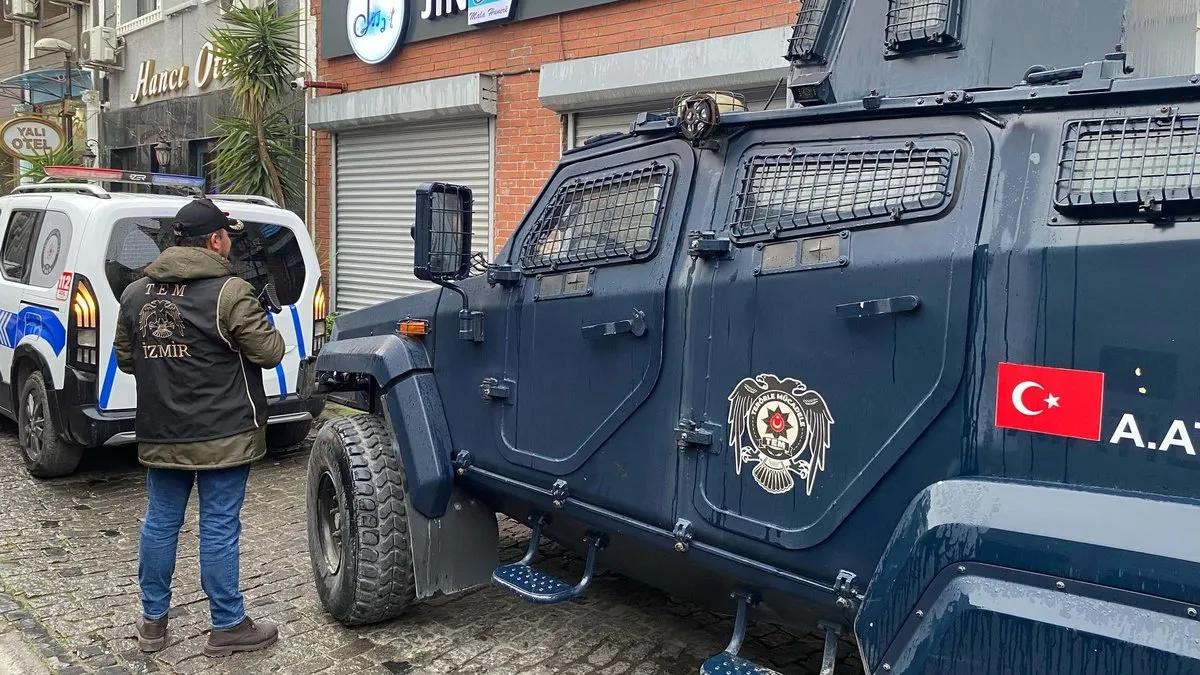 İzmir merkezli 3 ilde PKK operasyonu: 7 gözaltı
